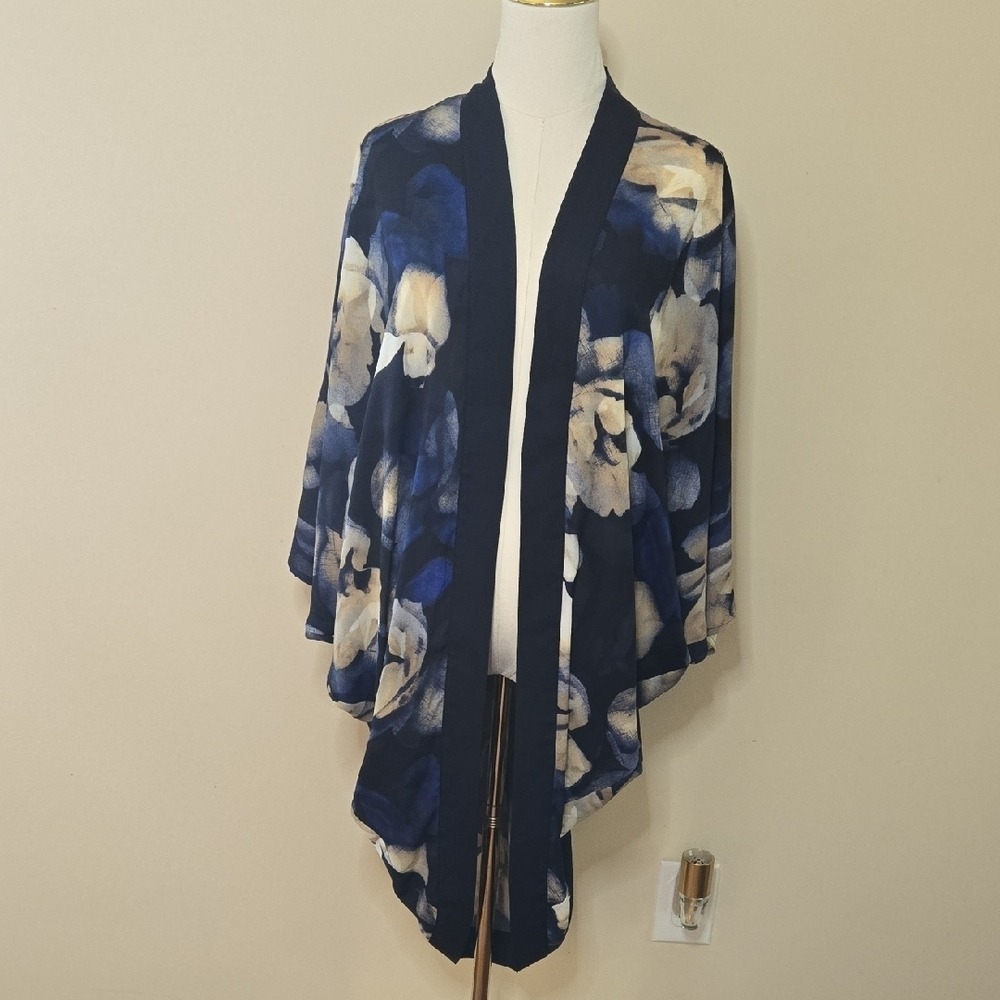 A New Day Cream Navy Floral Kimono Waterfall Sleeves Beach Coastal Boho Bohemian - Picture 2 of 12